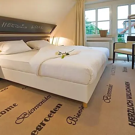 Landgasthof Baeren 3* تروسينغن