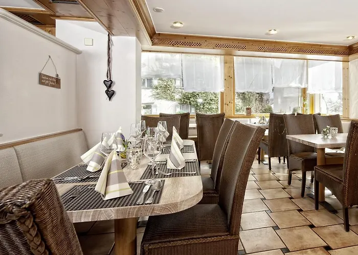 Landgasthof Baeren 3* טרוסינגן